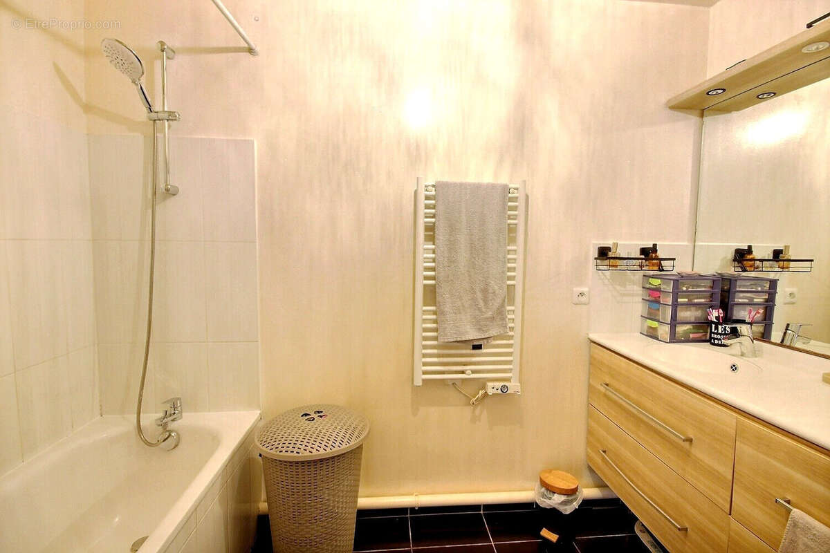 Appartement à FRESNES