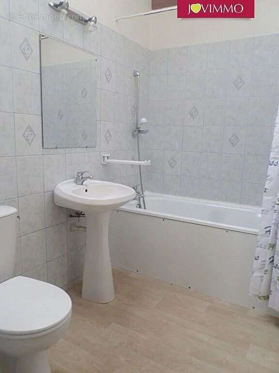 Maison à LUSSAC-LES-CHATEAUX