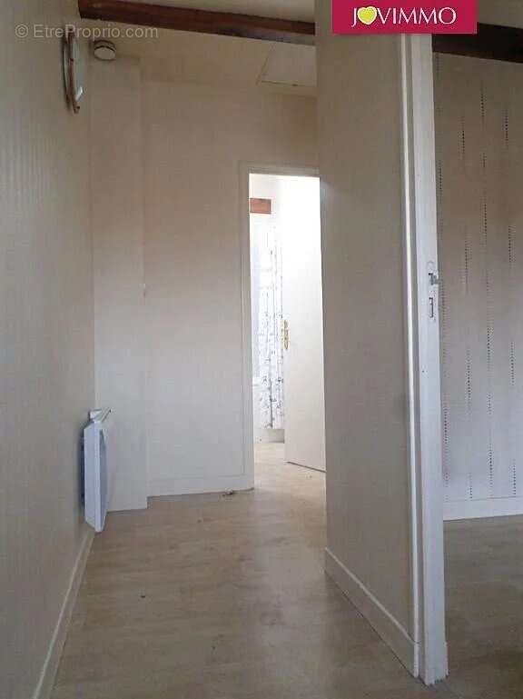 Maison à LUSSAC-LES-CHATEAUX