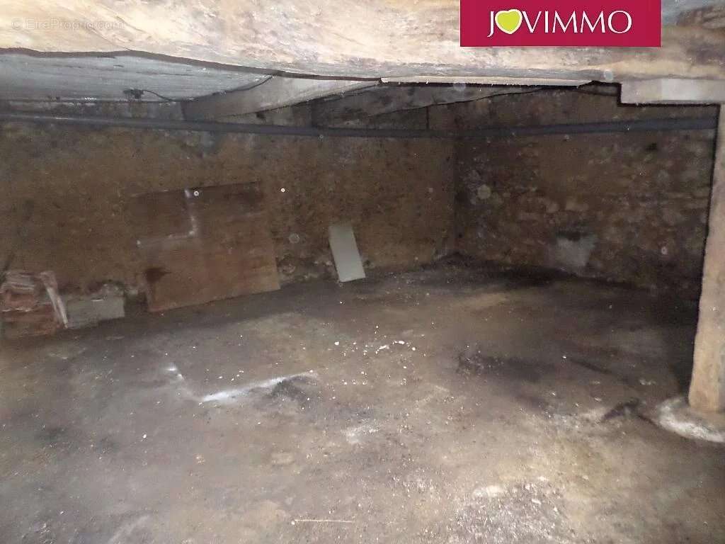 Maison à LUSSAC-LES-CHATEAUX