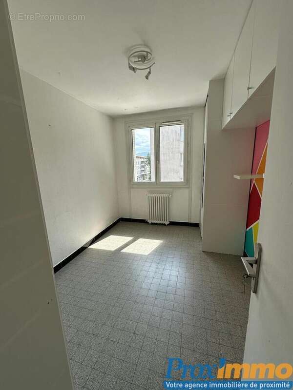 Appartement à SAINT-MARTIN-D'HERES