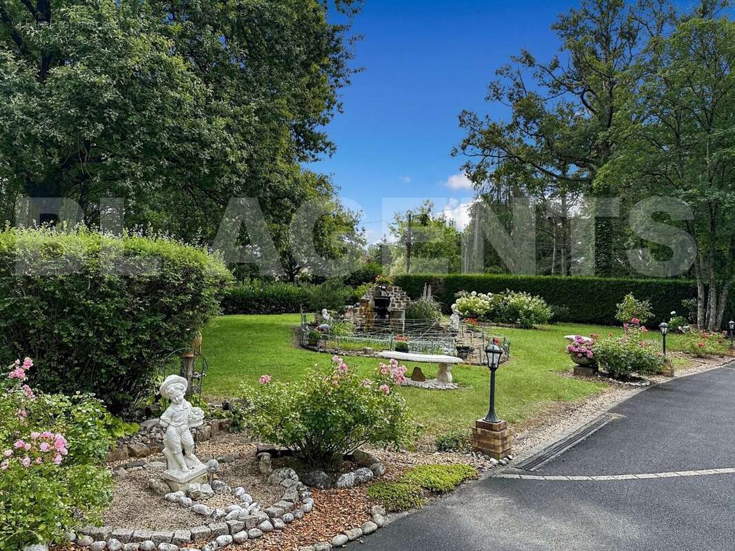 IMG_7860 - Maison à LAIGNE-EN-BELIN