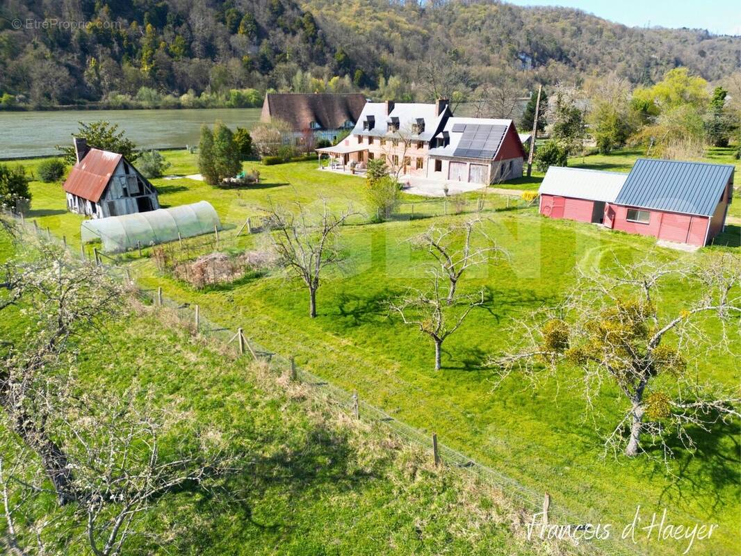 Copie de Brunet  (1000 x 774 px) (252 x 252 px) (180 x 180 px)_20250523_100622_0000 - Maison à JUMIEGES