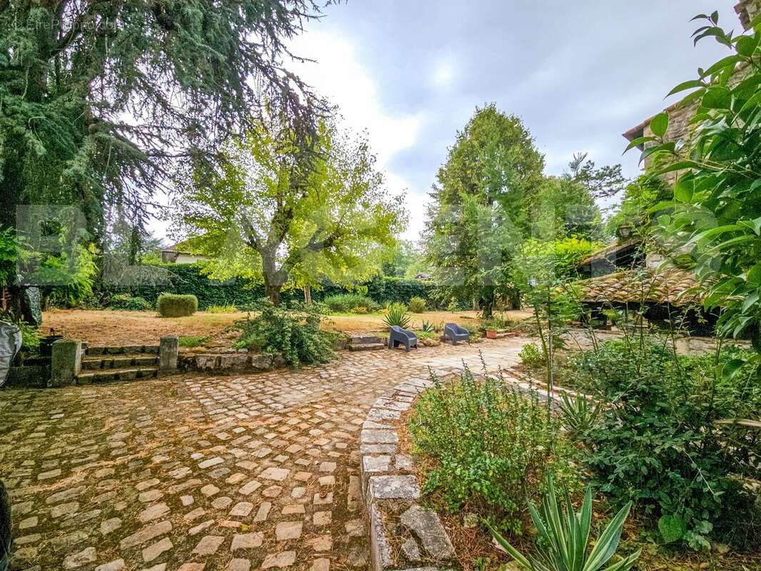 20250830_110224-1 - Maison à CHATELLERAULT