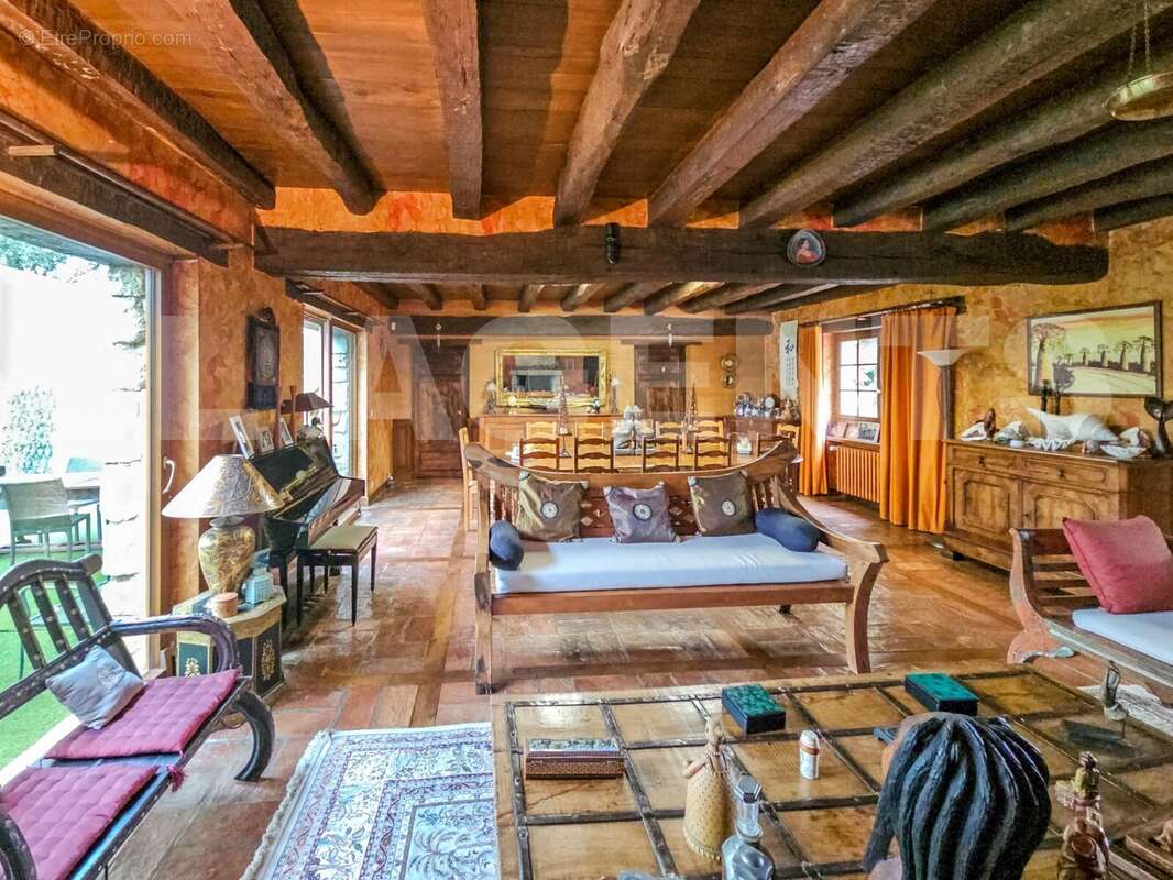 20250830_112821-1 - Maison à CHATELLERAULT