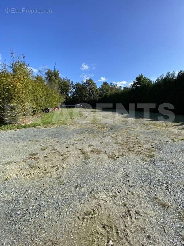 3 - Parking à SAINT-NICOLAS-DE-REDON