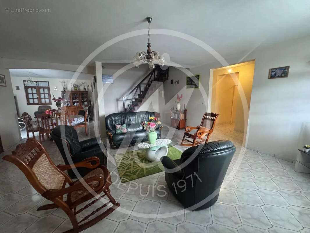 Maison à PETIT-BOURG