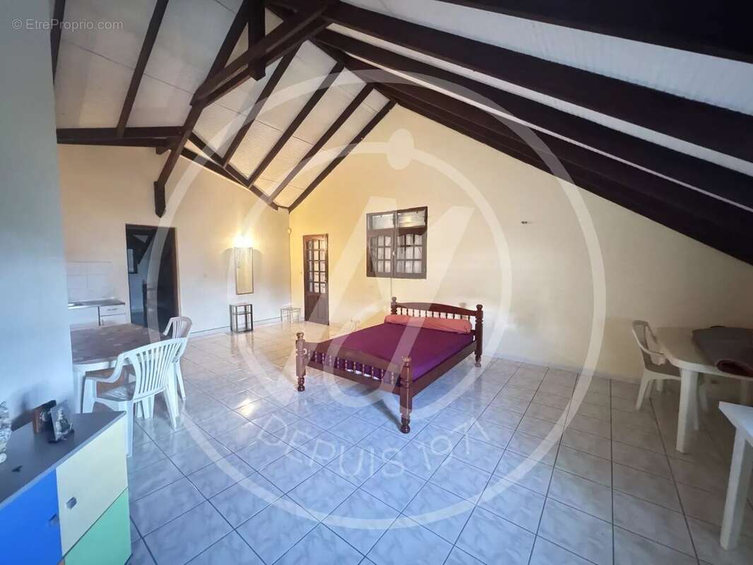 Maison à PETIT-BOURG