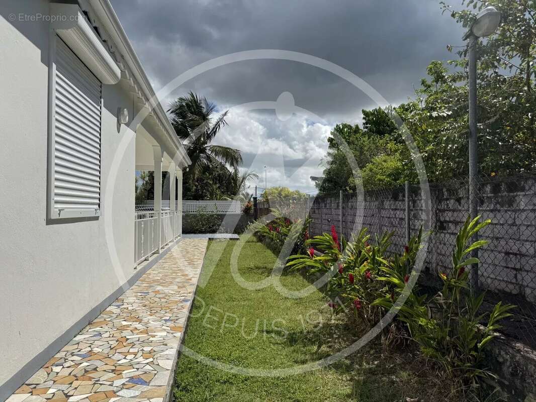 Maison à PETIT-BOURG