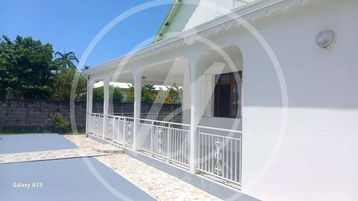 Maison à PETIT-BOURG