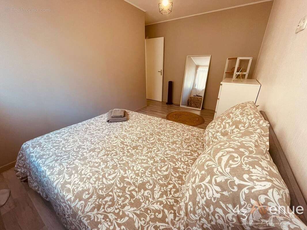 Appartement à SAINT-ETIENNE