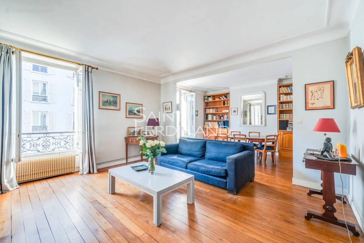 Appartement à LEVALLOIS-PERRET