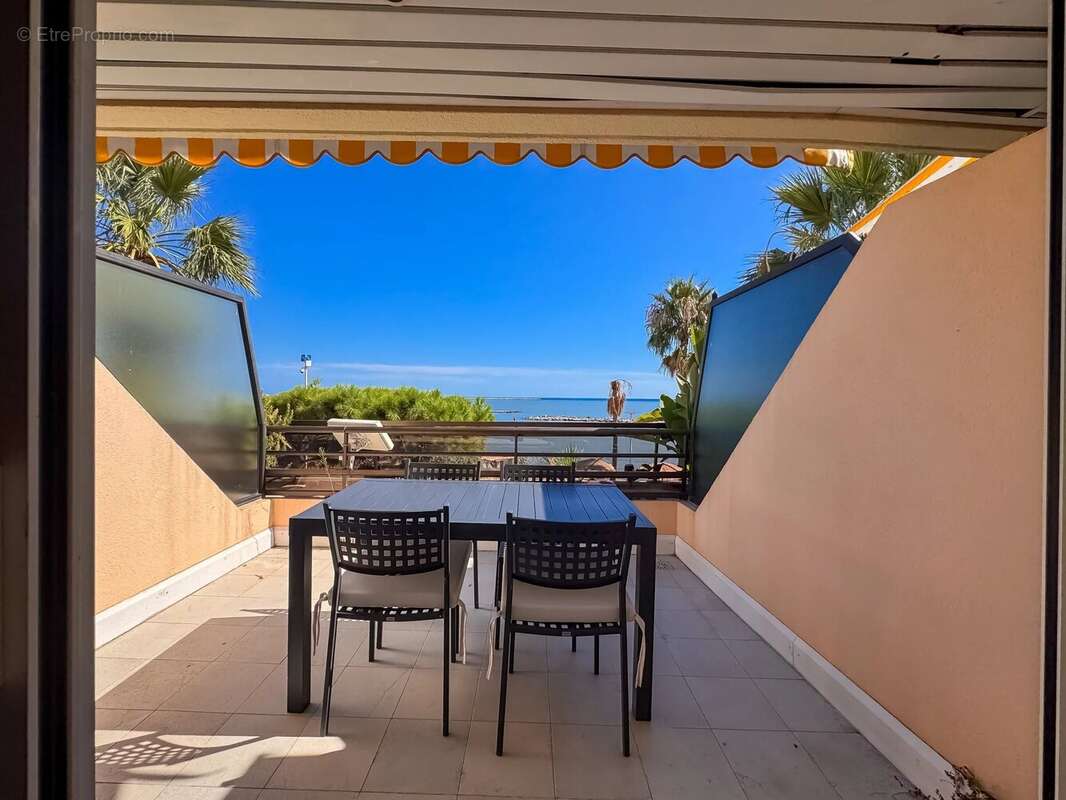 Appartement à SAINT-LAURENT-DU-VAR