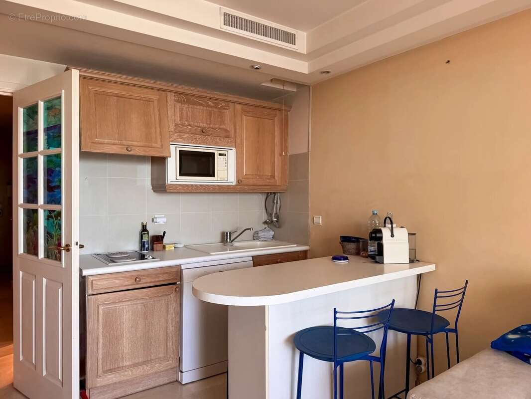 Appartement à SAINT-LAURENT-DU-VAR