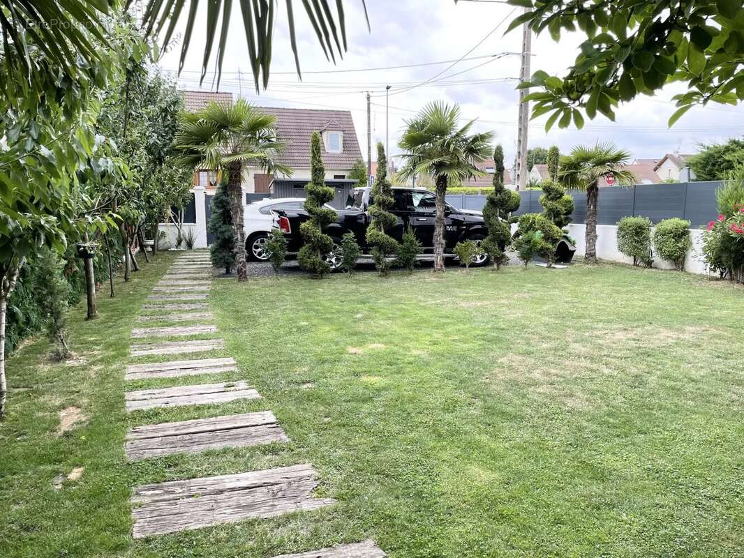 Maison à LE BLANC-MESNIL