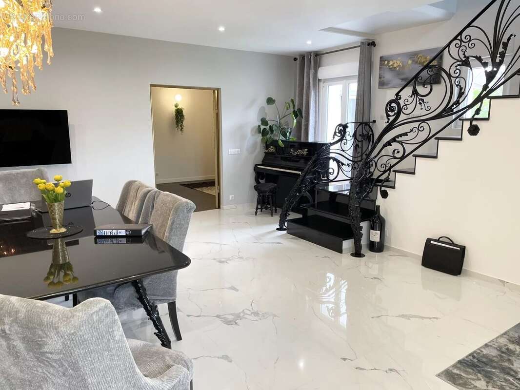 Maison à LE BLANC-MESNIL