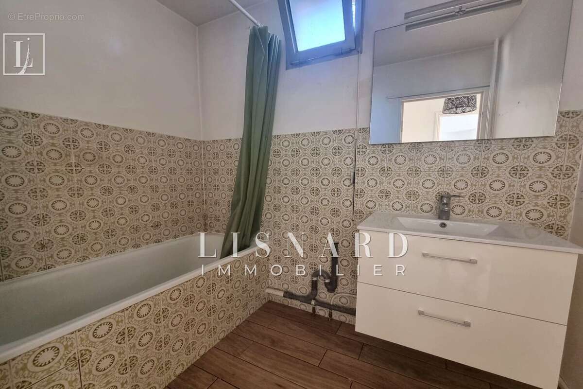 Appartement à VALLAURIS