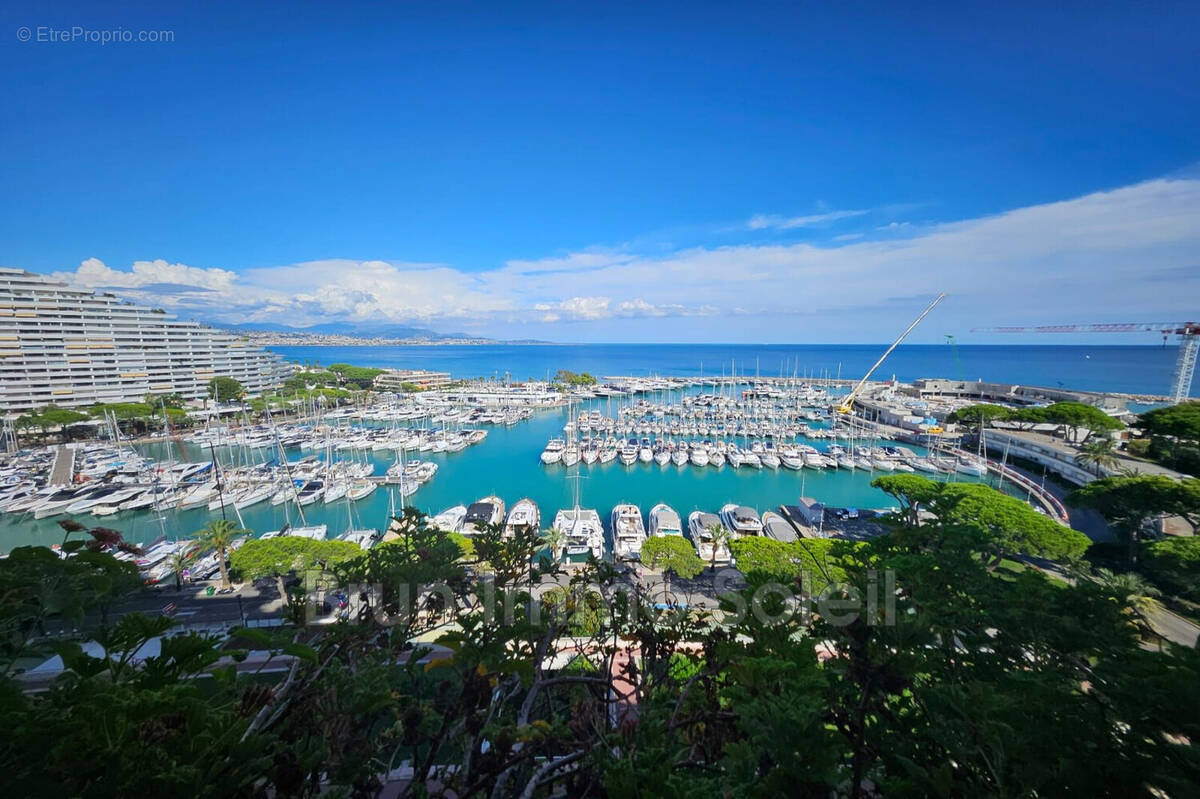 Appartement à VILLENEUVE-LOUBET