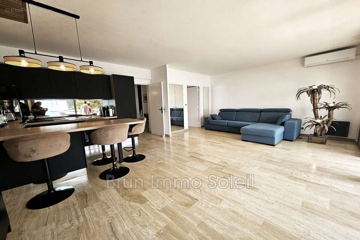 Appartement à VILLENEUVE-LOUBET