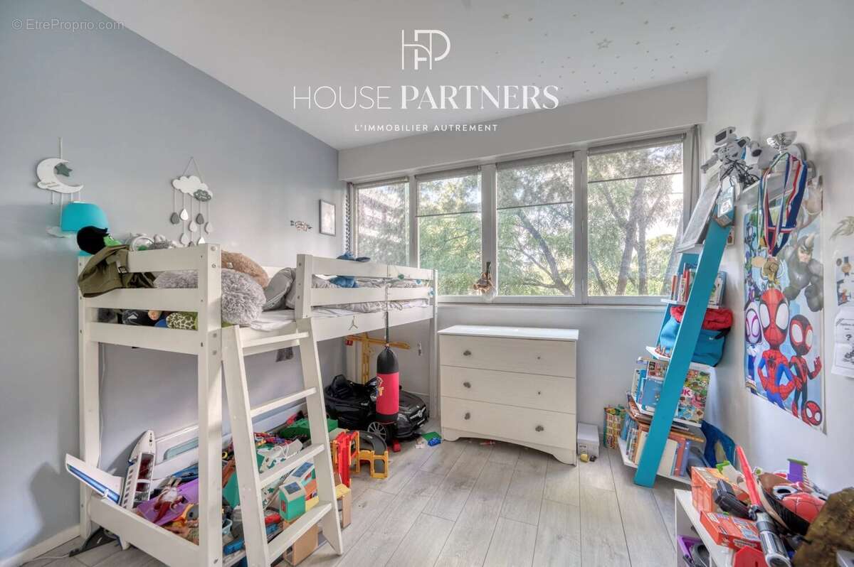 Appartement à LA CELLE-SAINT-CLOUD