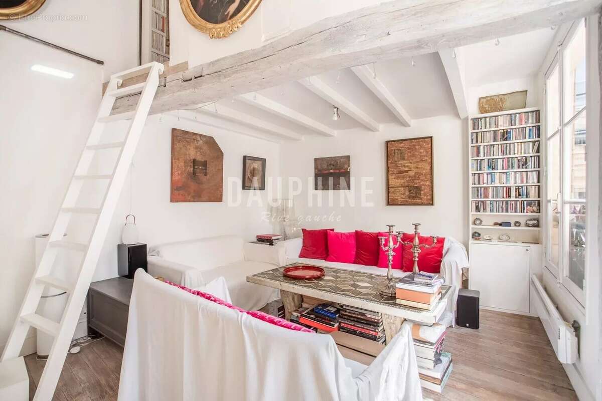 Appartement à PARIS-1E