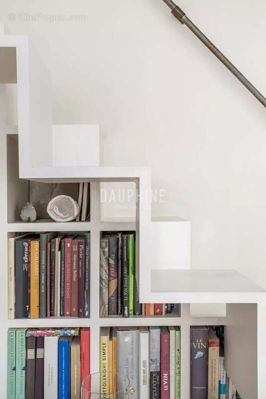 Appartement à PARIS-1E