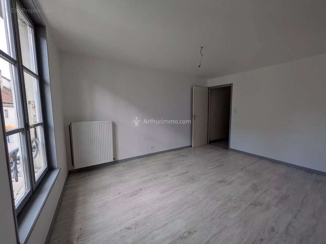 Appartement à NEUFCHATEAU