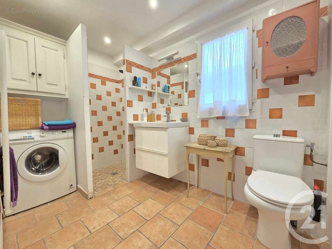 Maison à LE CASTELLET