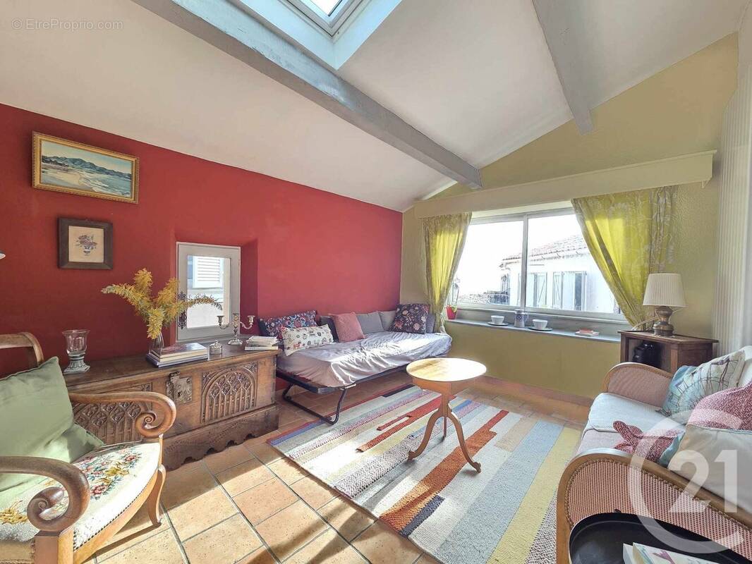 Maison à LE CASTELLET