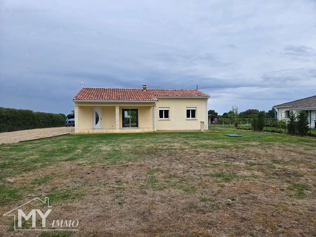 Maison à LES LEVES-ET-THOUMEYRAGUES