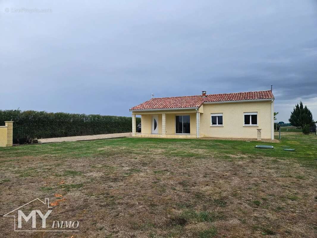 Maison à LES LEVES-ET-THOUMEYRAGUES