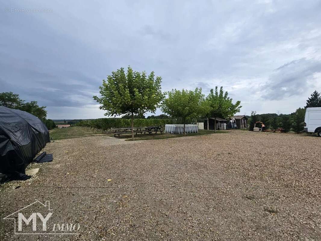 Maison à LES LEVES-ET-THOUMEYRAGUES