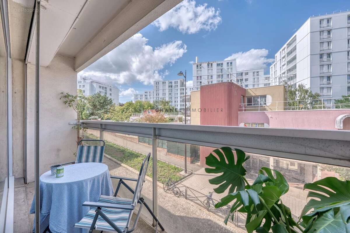 Appartement à PARIS-19E