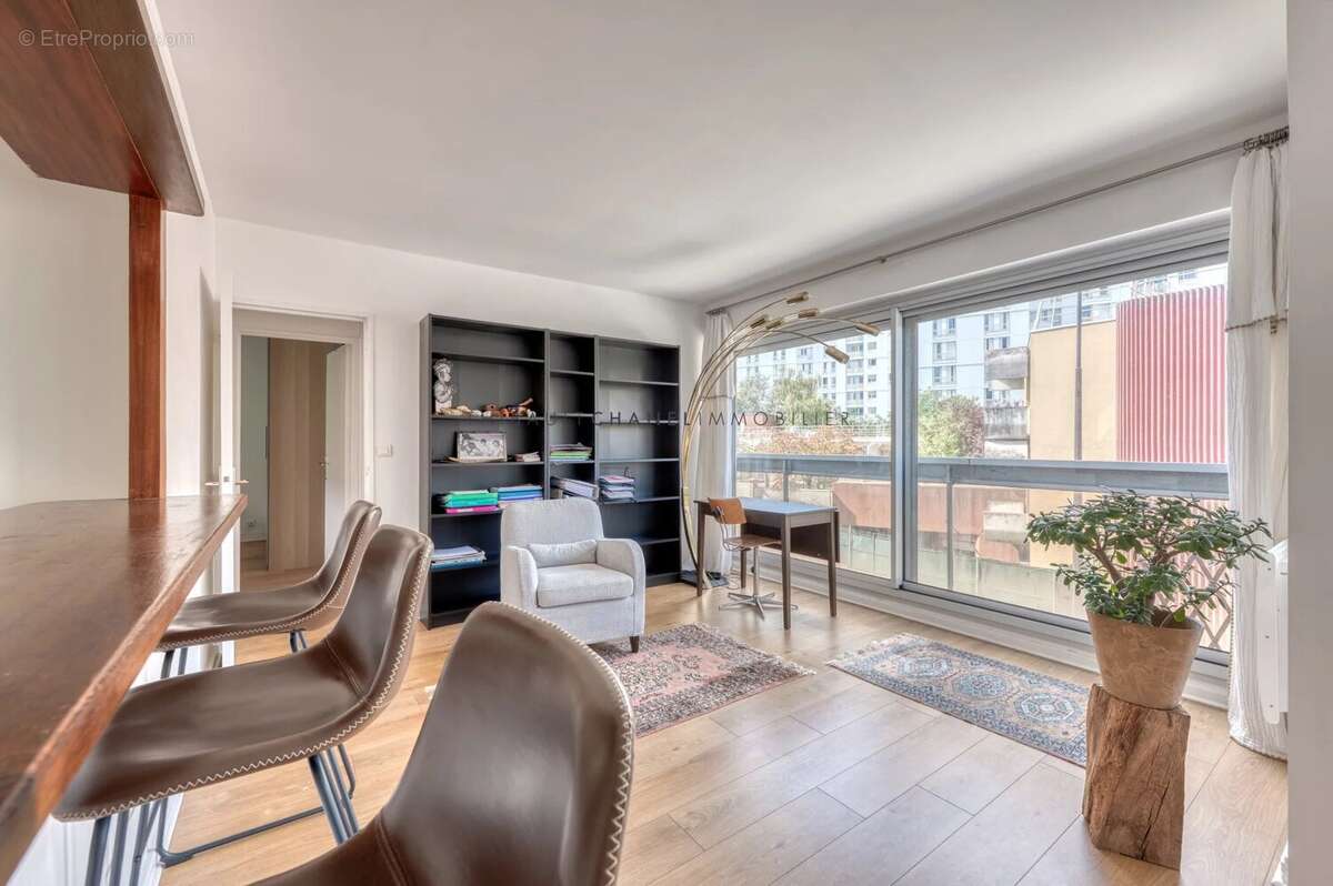 Appartement à PARIS-19E