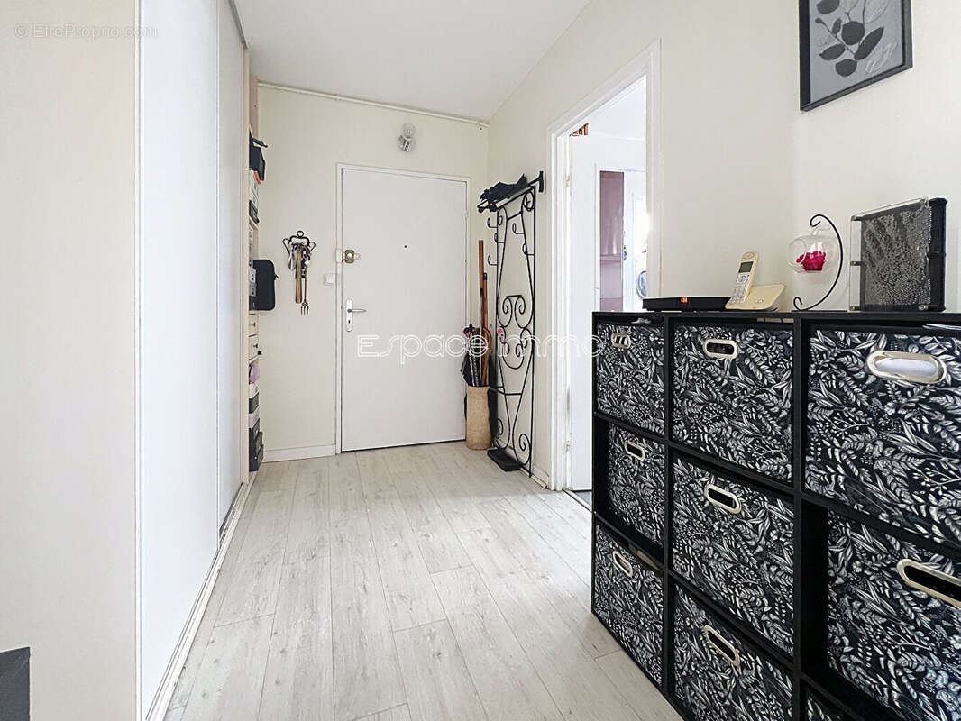 Appartement à MONT-SAINT-AIGNAN