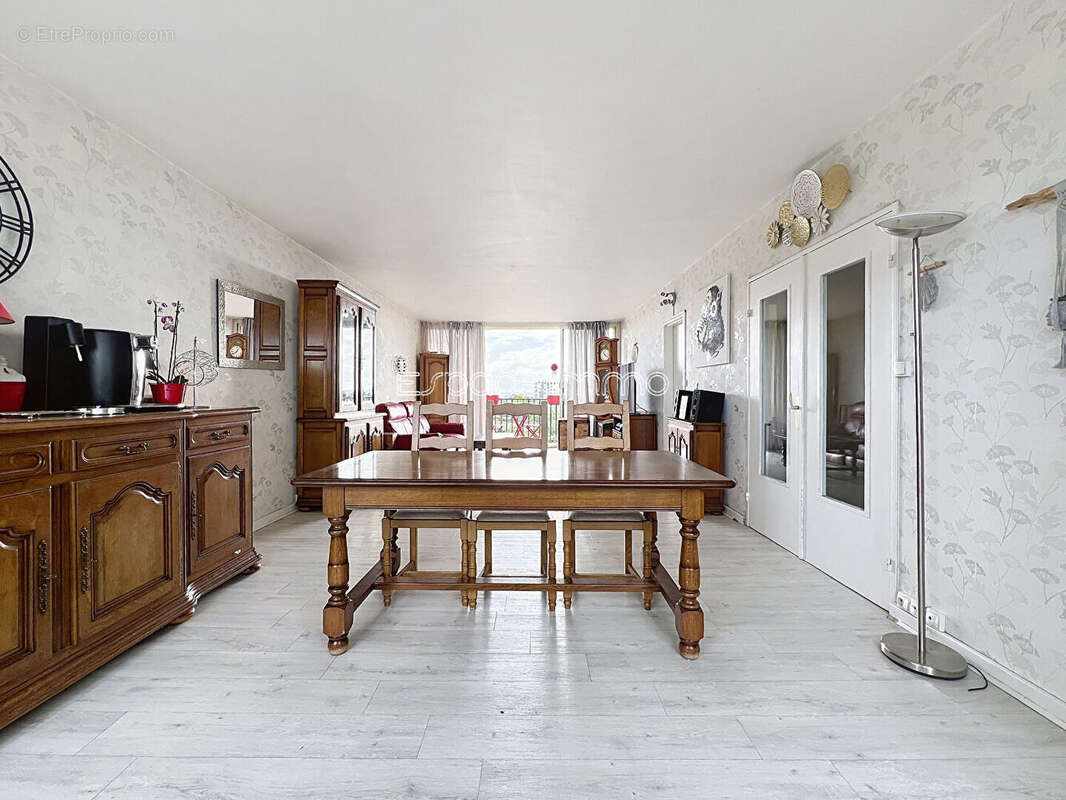 Appartement à MONT-SAINT-AIGNAN