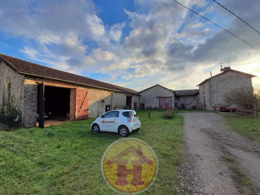 Maison à SAINT-JUNIEN