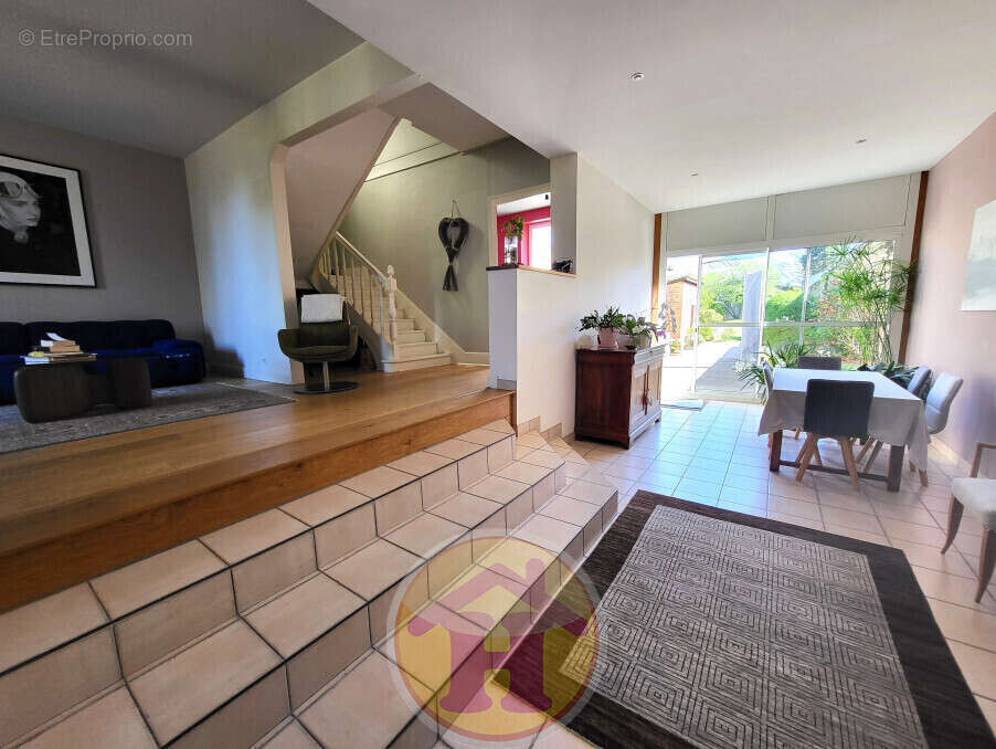 Maison à SAINT-JUNIEN