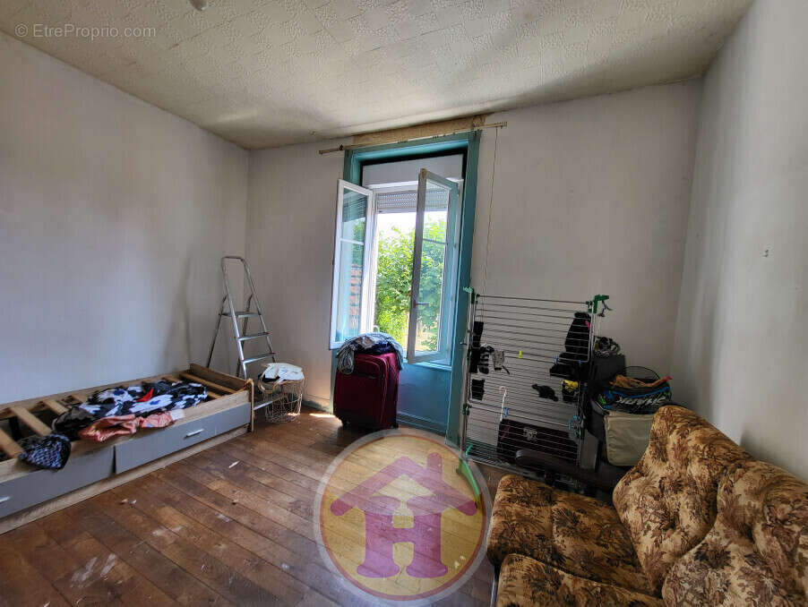 Maison à SAINT-JUNIEN