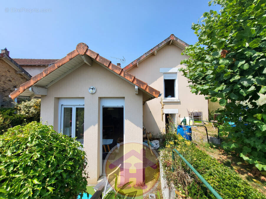 Maison à SAINT-JUNIEN