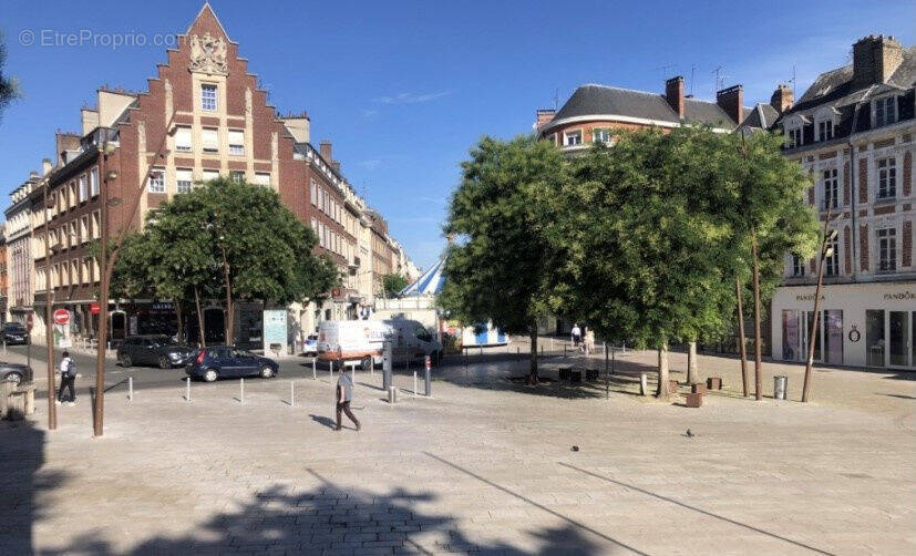 Photo 1 - Commerce à AMIENS