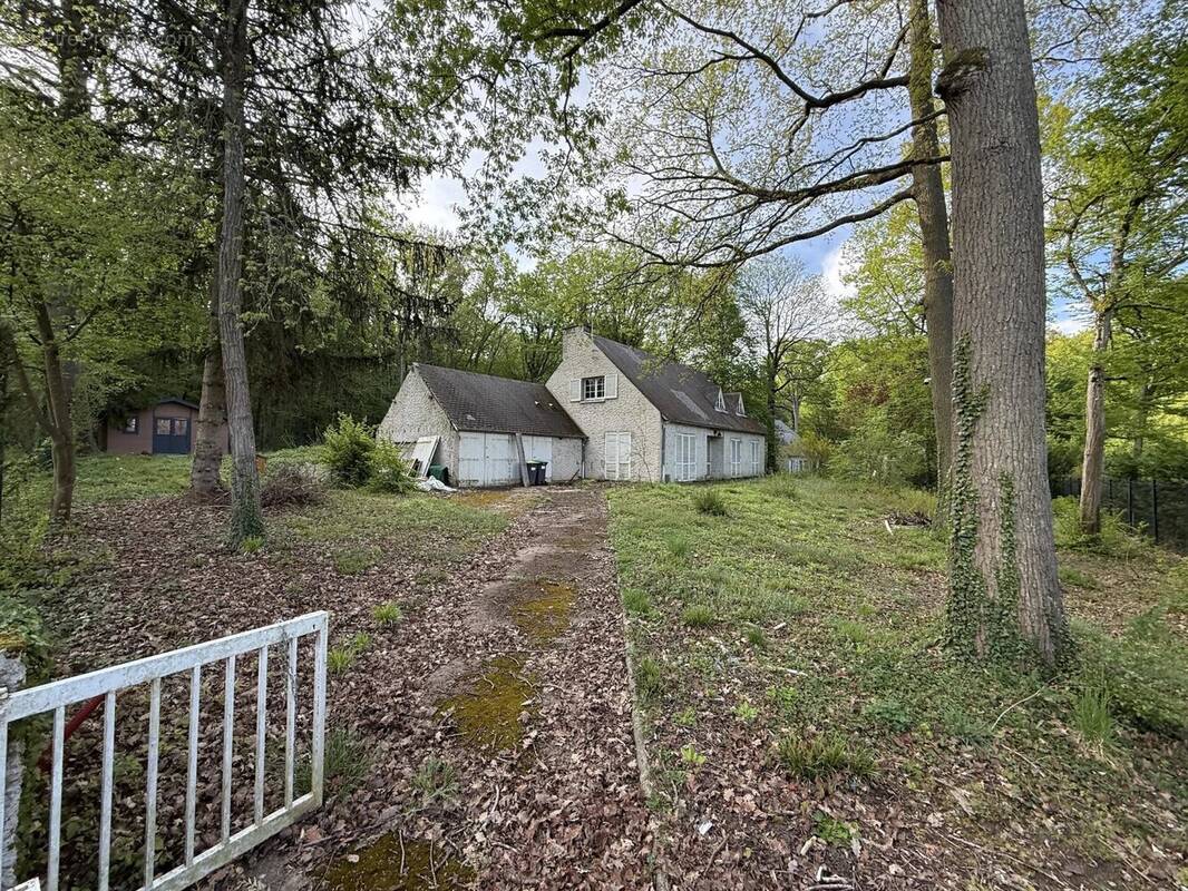 Maison à VARENNES-JARCY