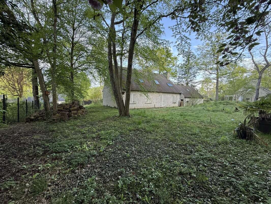 Maison à VARENNES-JARCY