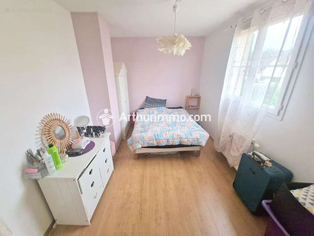 Maison à SAVIGNY-LE-TEMPLE