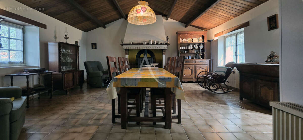 Maison à COMMEQUIERS