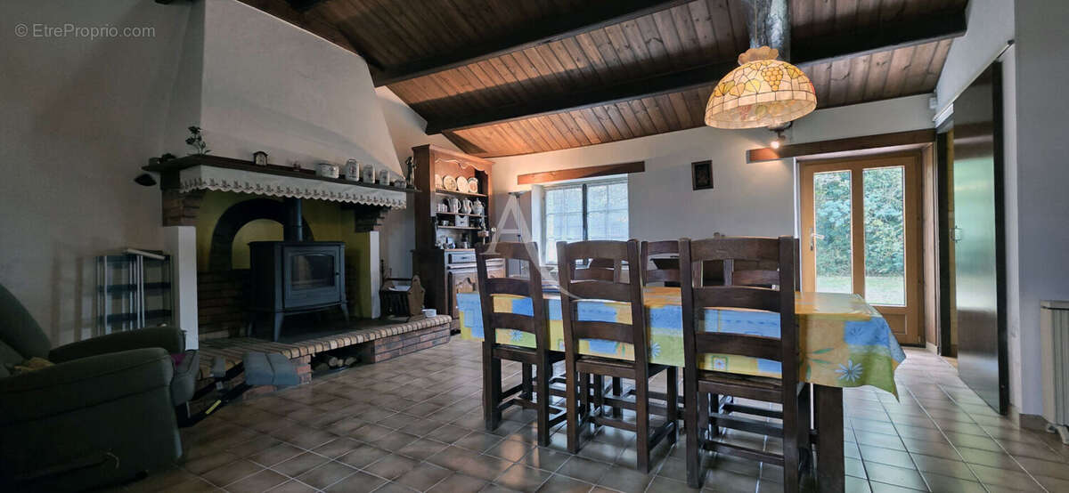 Maison à COMMEQUIERS