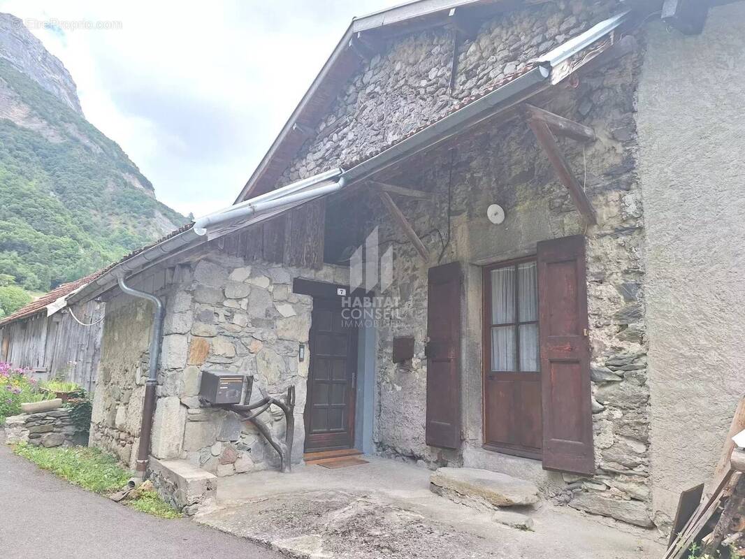 Maison à LA TRONCHE