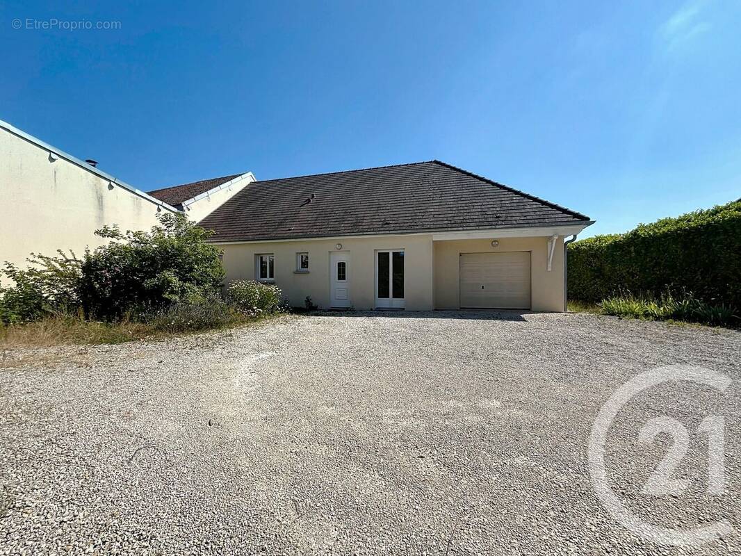Maison à SAINT-PARRES-LES-VAUDES