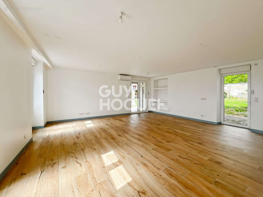 Maison à VERNEUIL-L&#039;ETANG