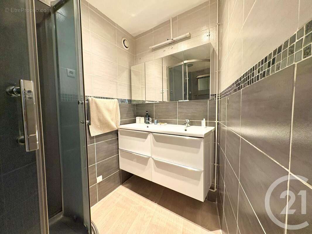 Appartement à MARSEILLE-1E